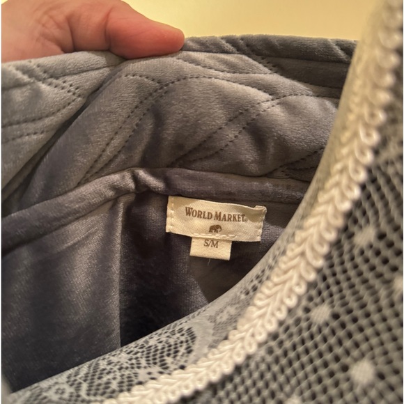 World Market Lounge Gray Quilted Velvet Oversized Big Pocket Poncho Size S/M - Picture 2 of 8